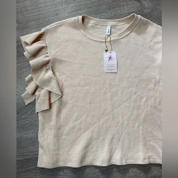 •WISHLIST• WAFFLE KNIT RUFFLE TOP - Picture 3 of 6